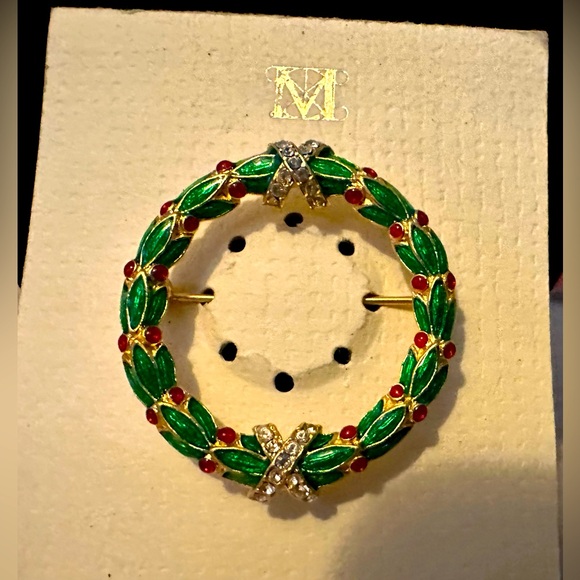 NWT The Met Museum of Art Christmas wreath, 14k plated CZ rhinestones & enamel. - Picture 1 of 4